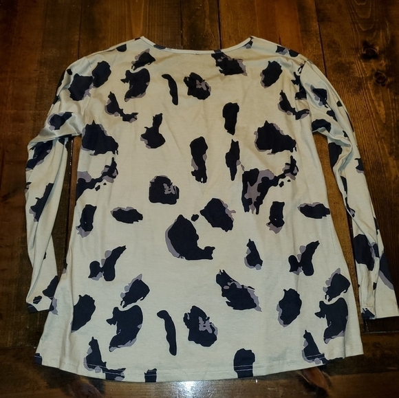 ANIMAL print long sleeve boutique top Large - Picture 8 of 8